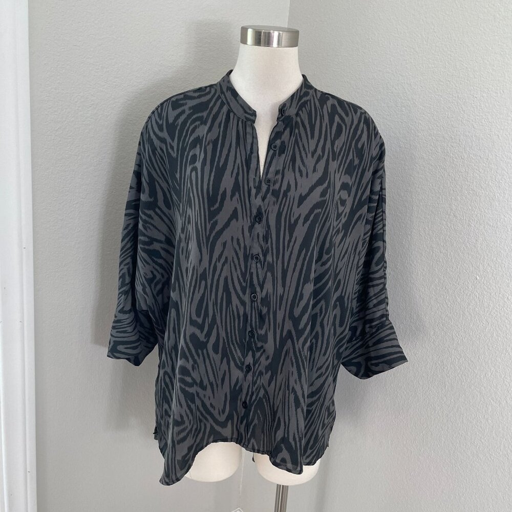 Torrid‎ Womens Plus 2X Gray Black Zebra Print Button Up Blouse 3/4 Sleeve Shirt